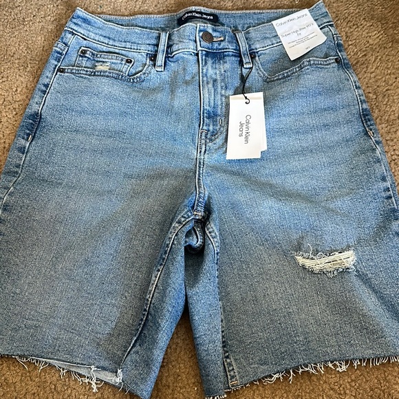 Calvin Klein Super High-Rise 90s Fit Denim Shorts - Picture 1 of 5